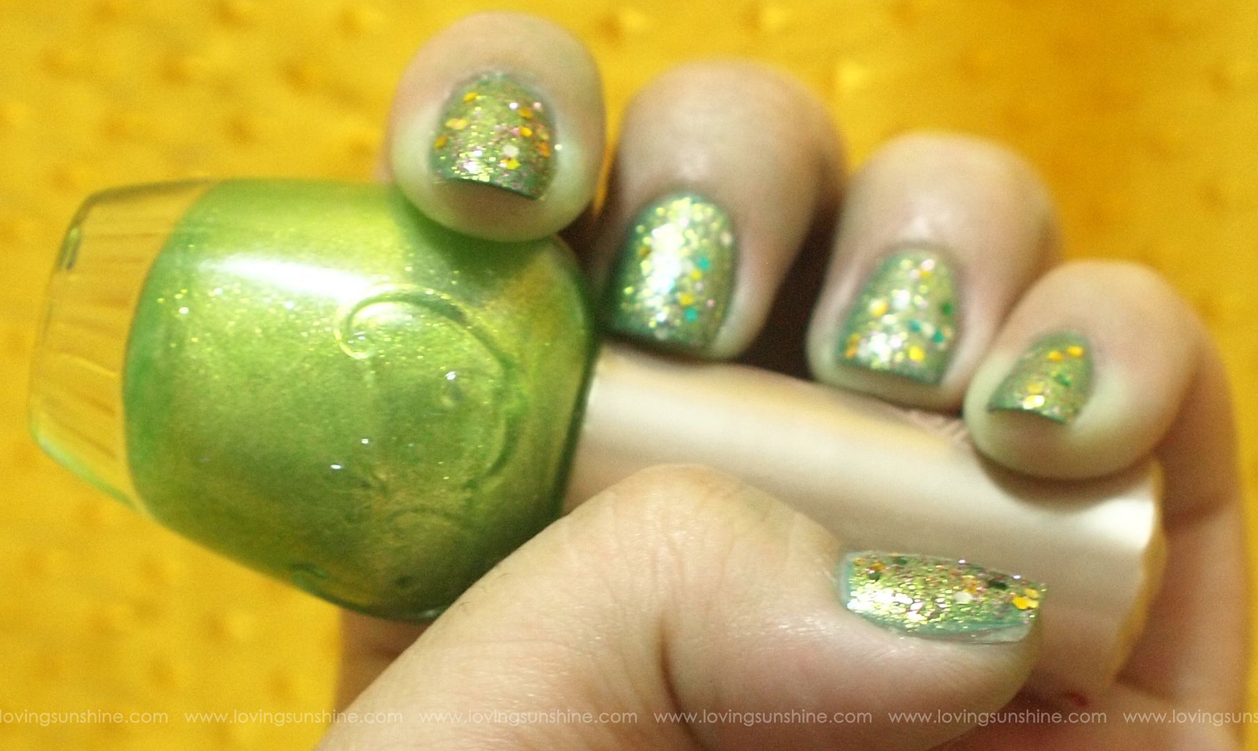 NAILS 2 Layers of GlitterNail Bed